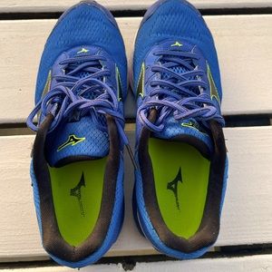 Mizuno wave rider 21 excellent condition👌🏽